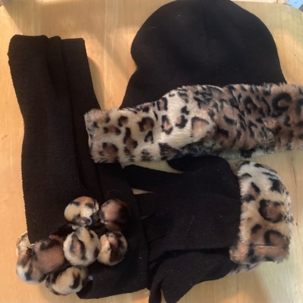 TOBY NYC Cheetah Print Faux Fur Winter Set